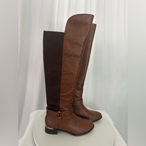 Call it Spring Sterna Velcro Closure High Ankle Block Boot (SH88) - Picture 3 of 14